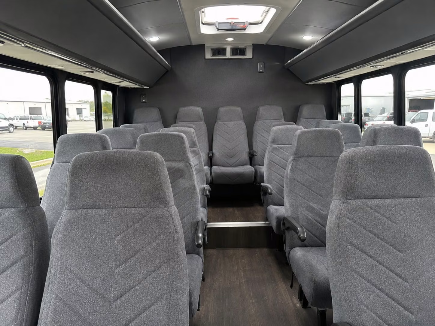 sunrise 15 passenger minibus rental
